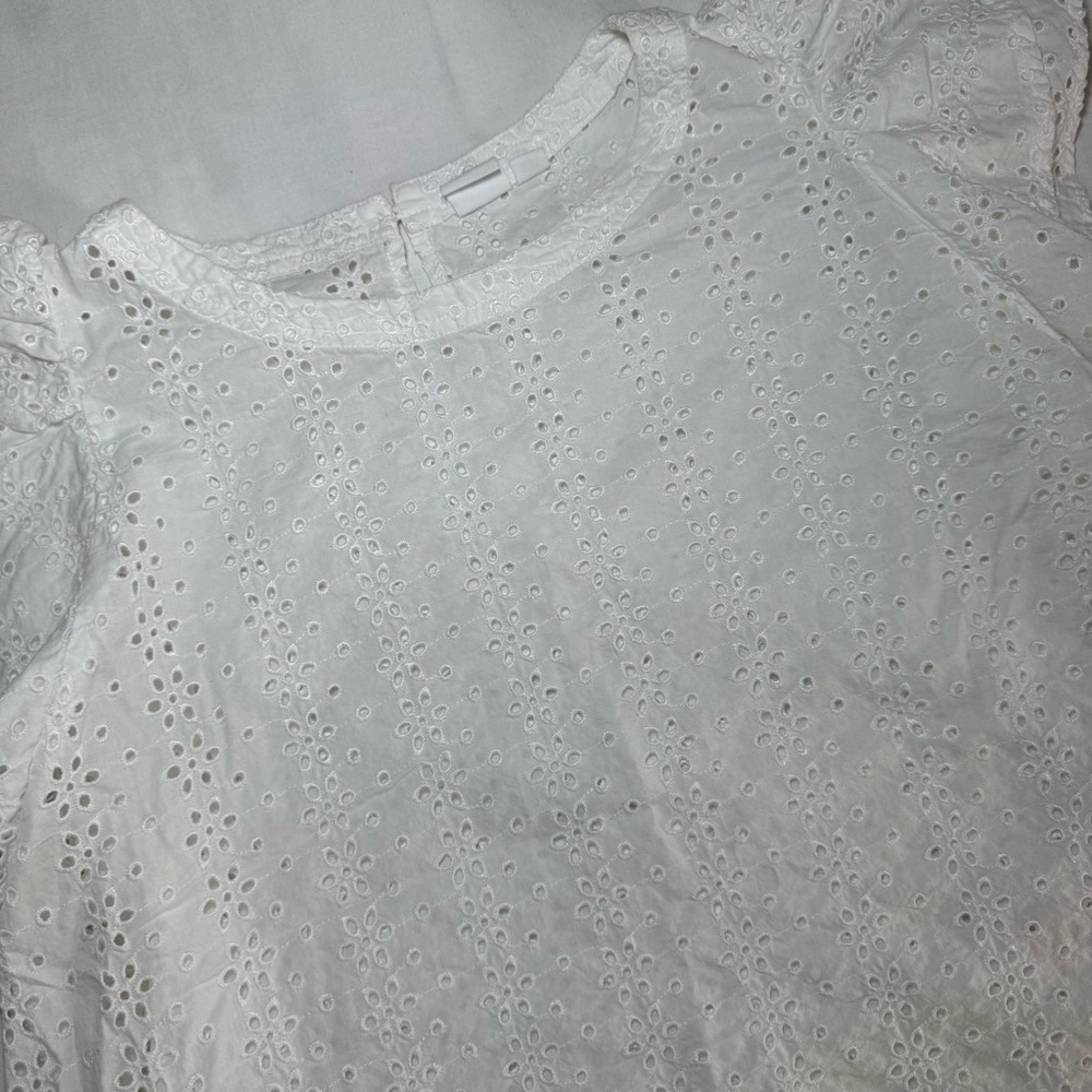Gap Womens Embroidered White Ruffle Sleeveless Top Blouse Eyelet Size Large